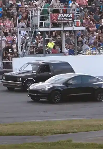 Chevrolet Blazer stuns Tesla in a wild one-lap spectator drag at Seekonk Speedway, turning a clean start into a chaotic, crowd-roaring finish