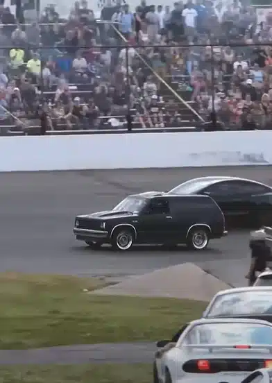 Chevrolet Blazer stuns Tesla in a wild one-lap spectator drag at Seekonk Speedway, turning a clean start into a chaotic, crowd-roaring finish