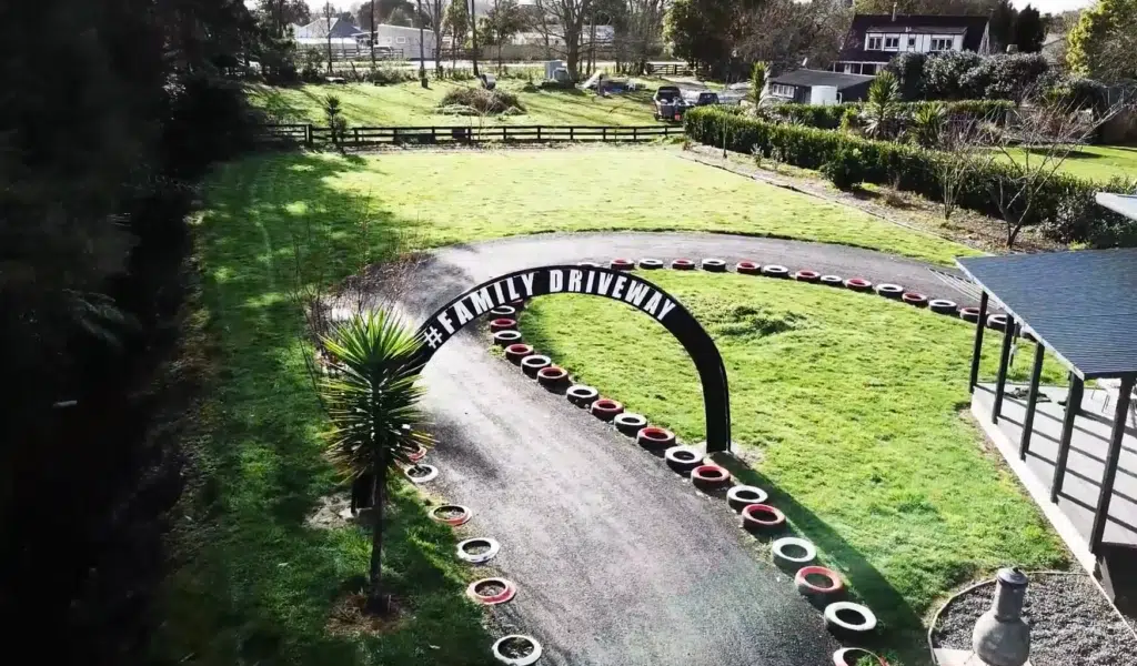 Bored of his regular driveway this New Zealand homeowner turned it into a drift track