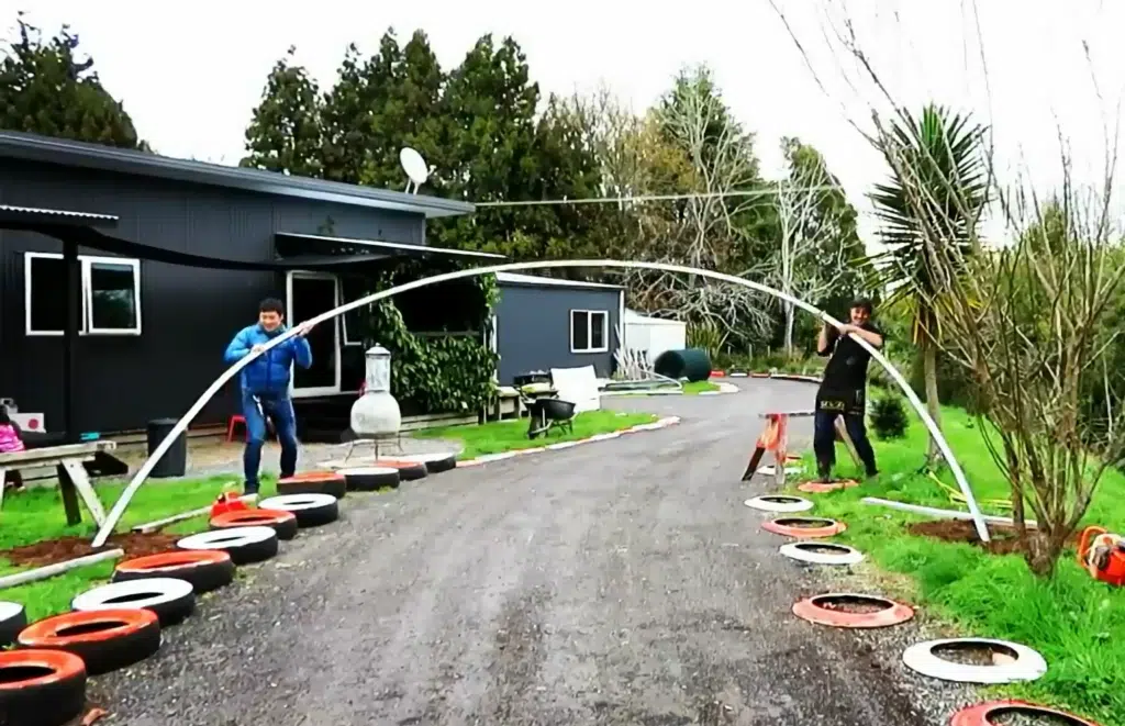 Bored of his regular driveway this New Zealand homeowner turned it into a drift track