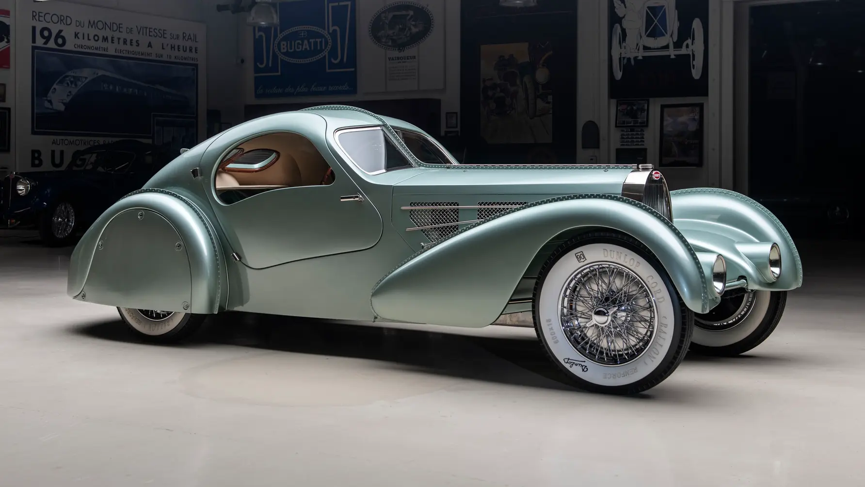 The finished Bugatti Aerolithe model