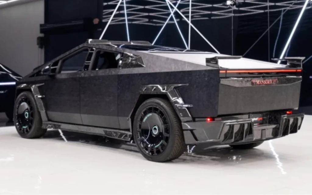 Take a look at the latest head-turning creation from Mansory: the Elongation Tesla Cybertruck, which looks like it came straight out of Halo