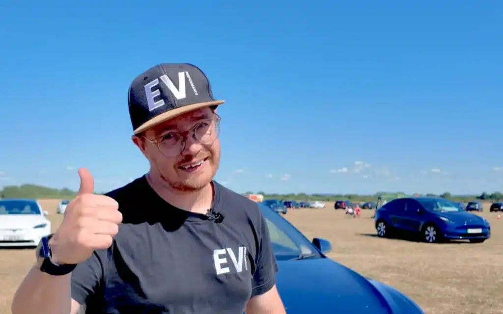 A man takes his $7,800 Tesla Model S 85 to the racetrack, pushing the bargain EV to its limits to see if it can handle high-speed strain or fall apart trying