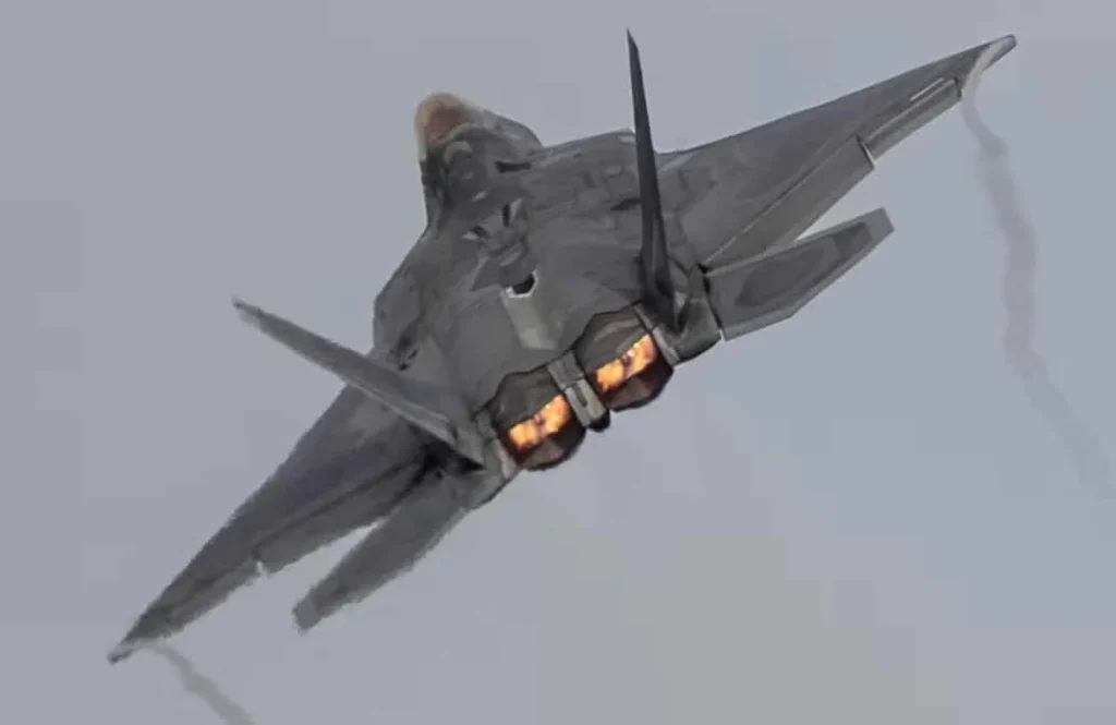 US Military forced to investigate an unidentified balloon make strange finding