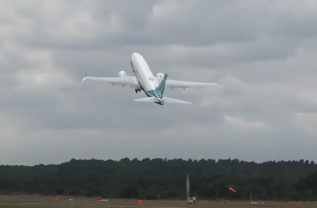 Boeing 737 MAX flying