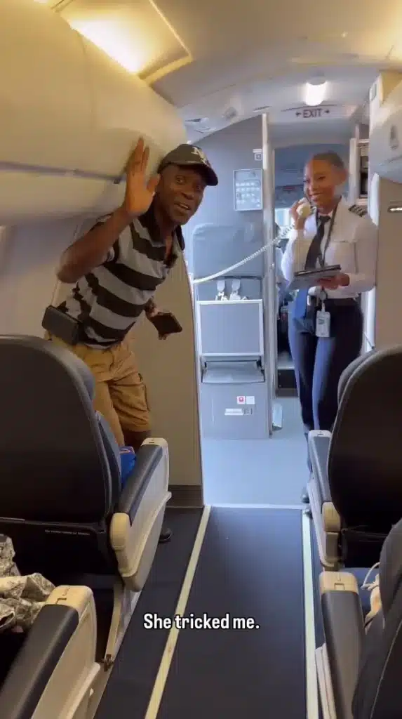 Daughter surprised dad on flight by showing she was the pilot