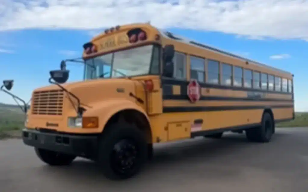 These New Yorkers spent $17,000 turning a school bus into the iconic Battle Bus from Fortnite, resulting in DIY chaos and a surprisingly good result
