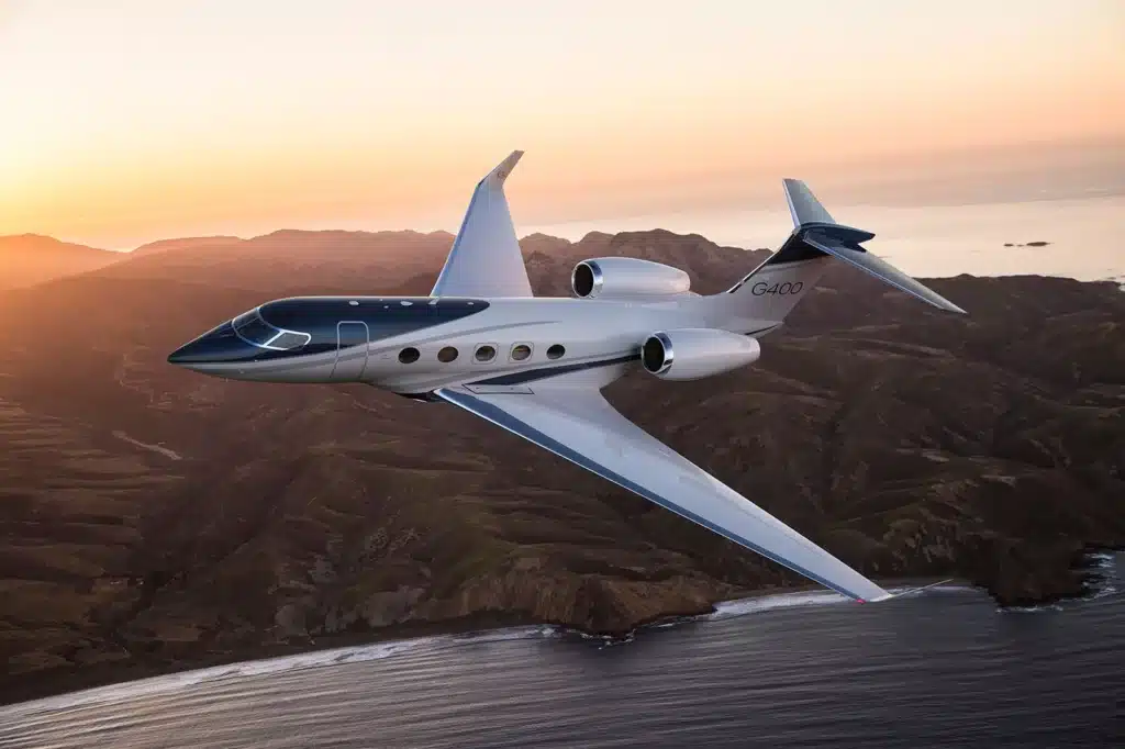 gulfstream g400 private jet first flight