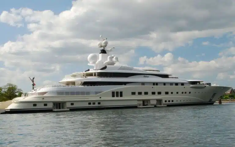 Gigayacht - 405-foot superyacht