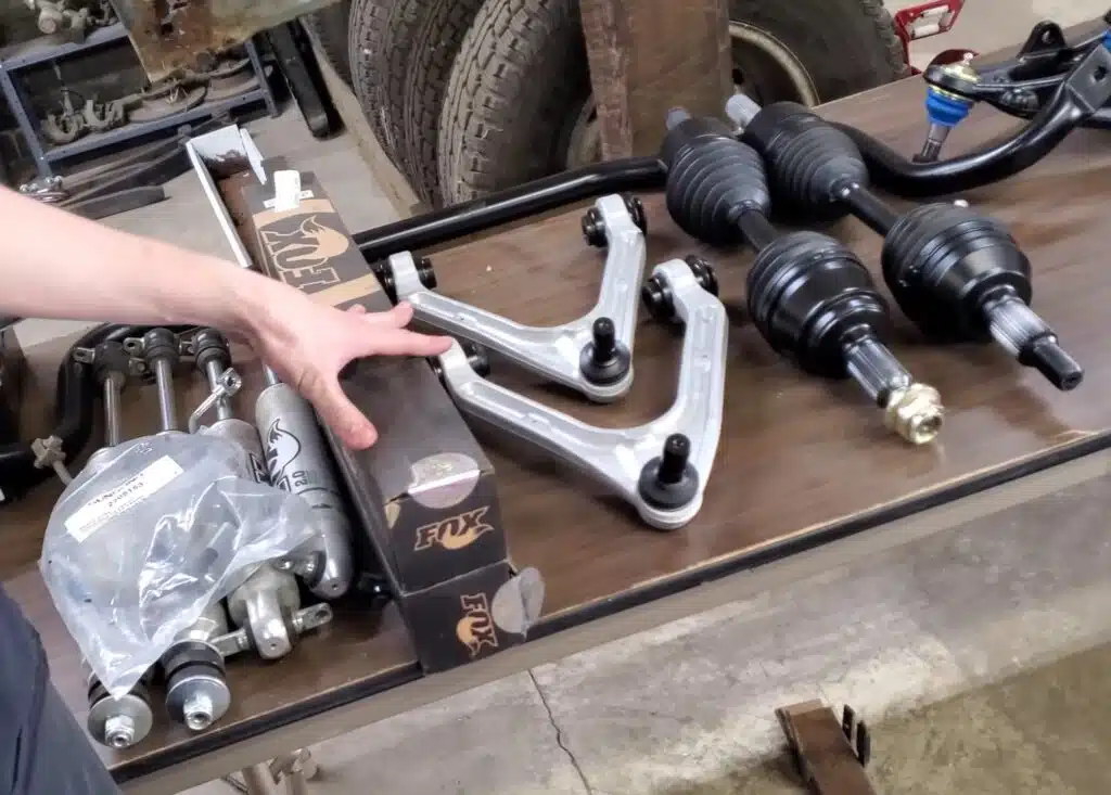 Swapping out the control arms of the Hummer H3 gives the Chevrolet Colorado far better off-road capabilities.