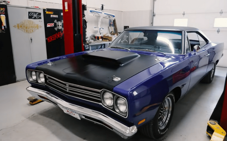 Canadian spent five years turning old Plymouth Road Runner into a HEMI tribute