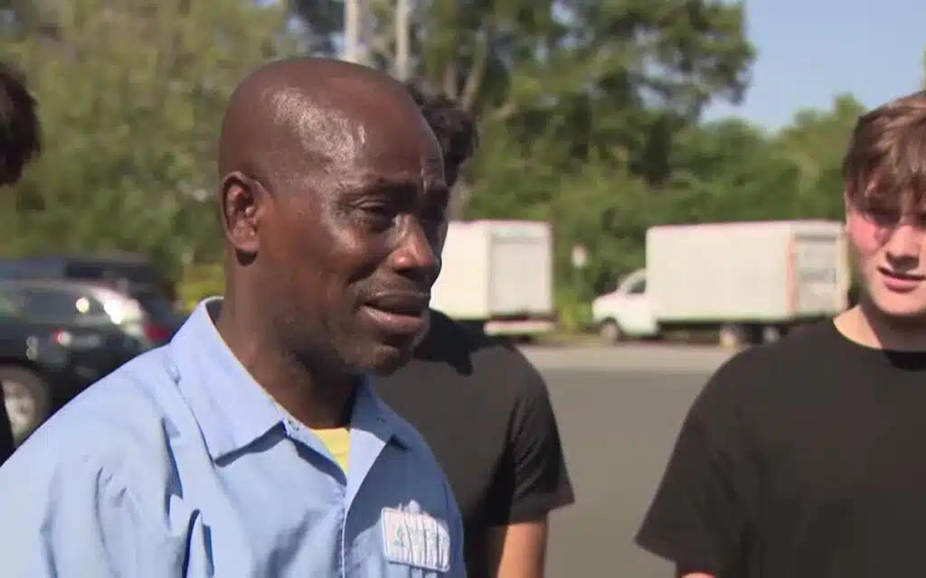 Custodian falls to the floor as Virginia students surprise him with dream car