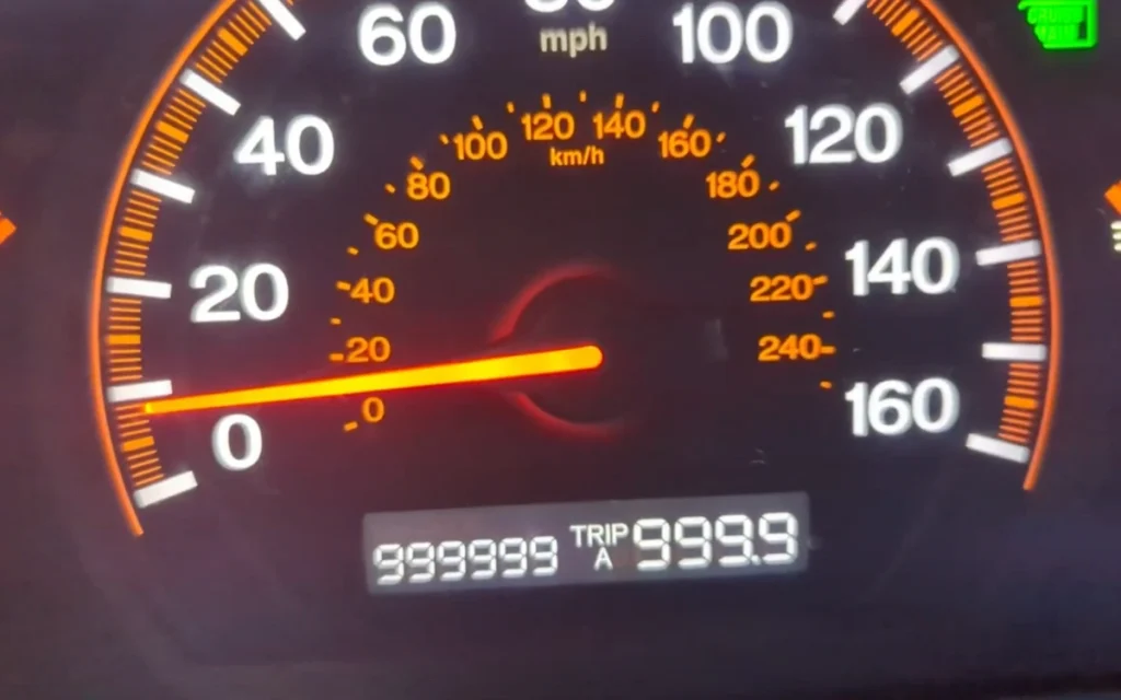 Original owner of 2003 Honda Accord captures emotional moment it passes 1,000,000 miles in Tennessee
