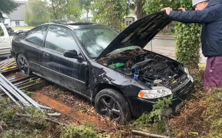 Canadian YouTuber buys a $500 abandoned turbo Honda Civic and brings it back to life with grit, DIY fixes, and a little Honda magic