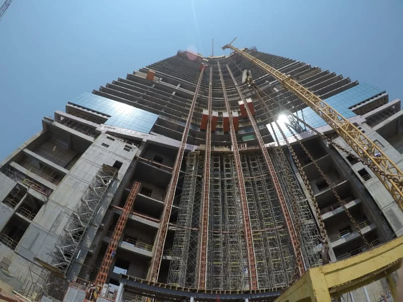 This futuristic Saudi skyscraper will lift visitors 630 meters on carbon fiber ropes