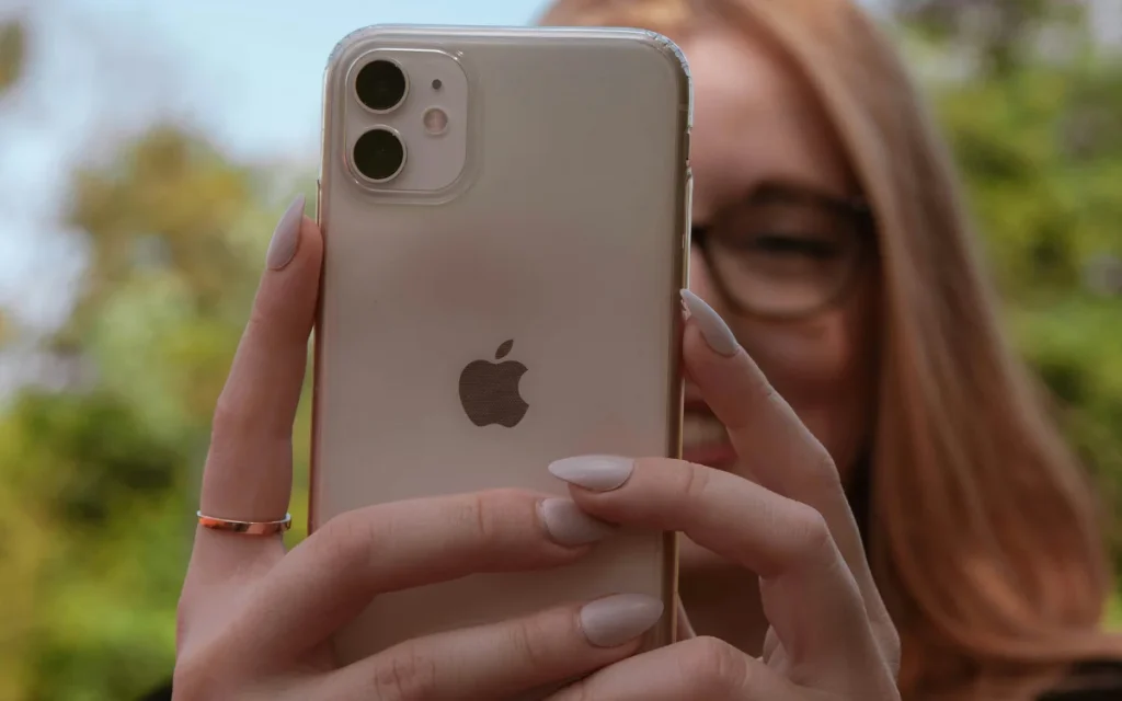 There’s a little-known gesture you can make on your iPhone or iPad’s screen that is very useful across a bunch of different applications