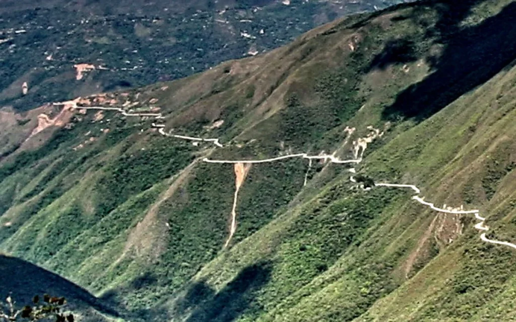 Death road in Boliva is the most dangerous highway in the world