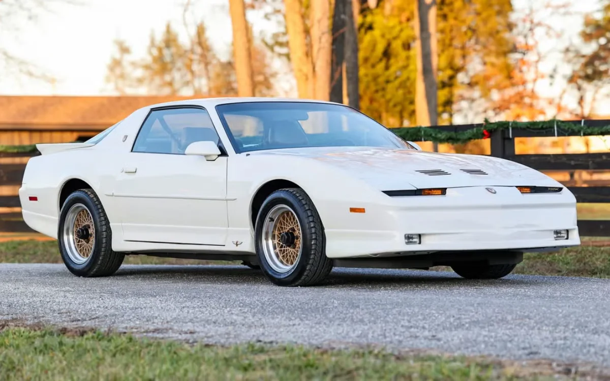 There were just over 1.5K 1989 Pontiac Trans Am Turbo cars but their 0-60mph time left America floored