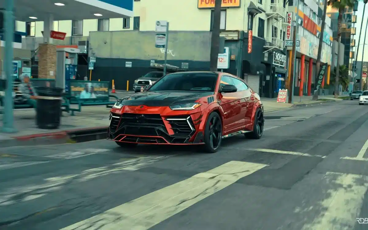 This 900hp Lamborghini Urus Performante from RDB LA is a pure forged carbon flex