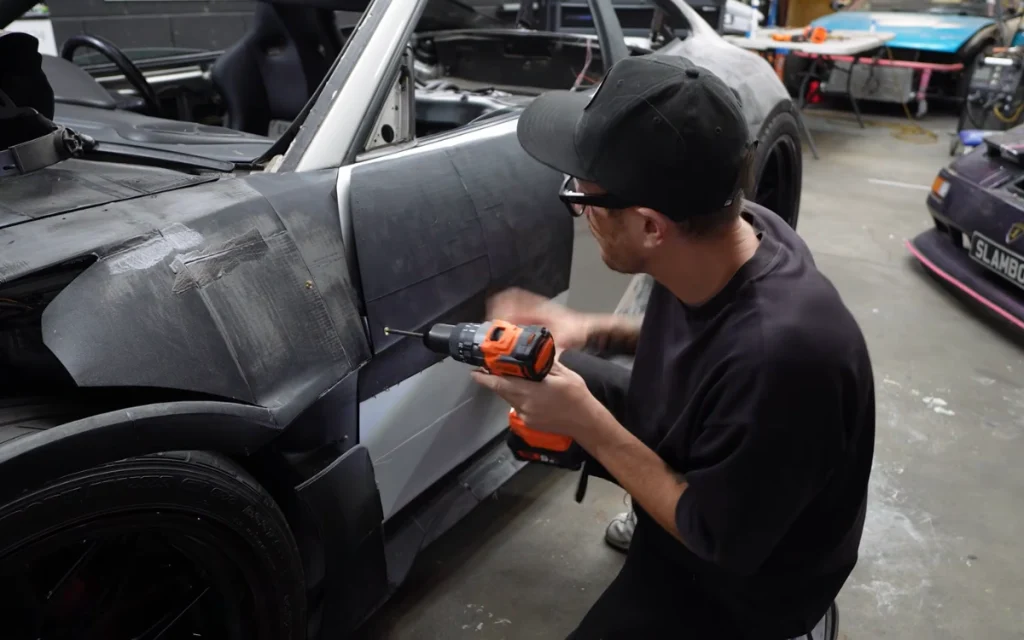 3D-printing a Porsche GT3 replica and actually driving it on the road may sound impossible, but Australian YouTuber Mike Lake has made serious progress.
