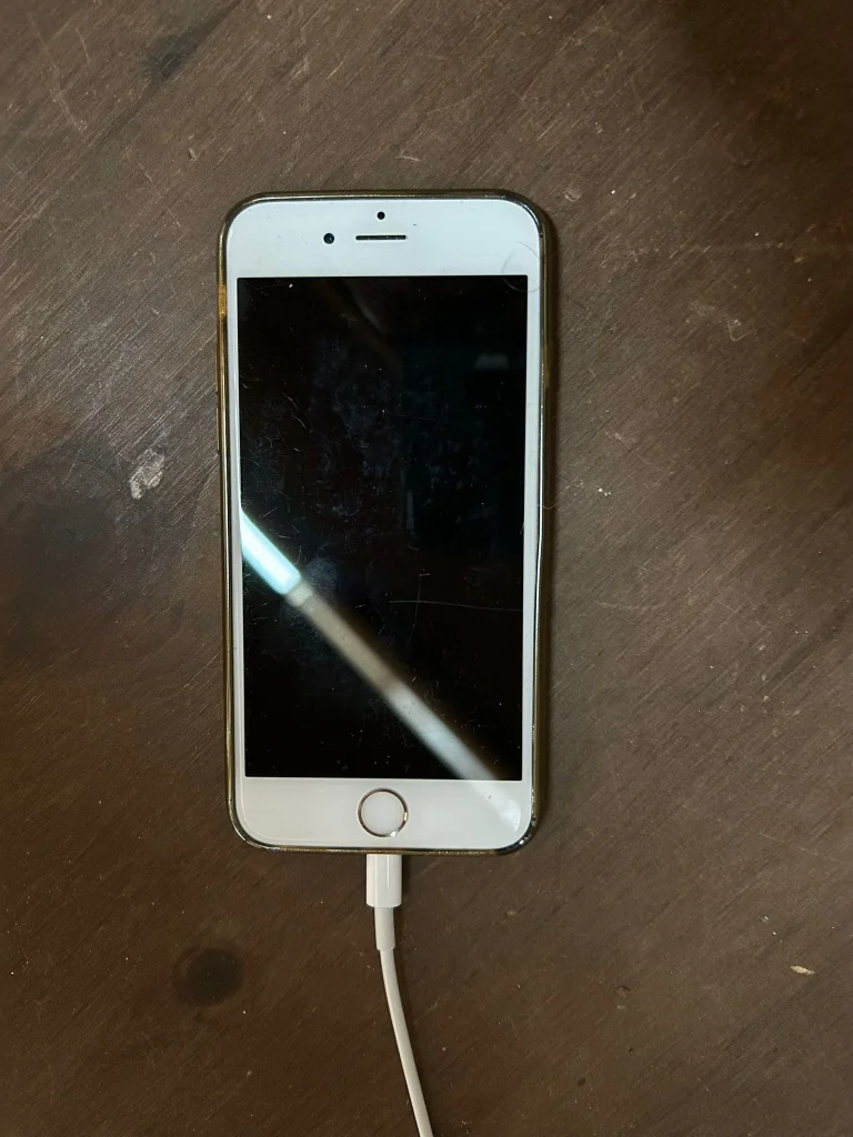 Warning states that something everyone does with their iPhone is actually killing their device