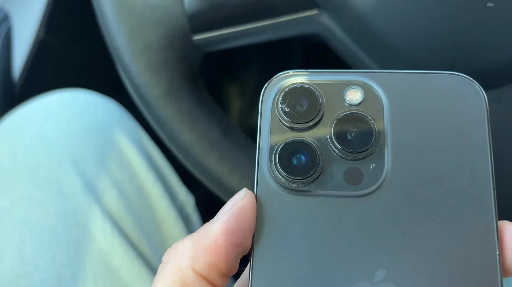 Canadian trying to see if you can still make money flipping iPhones in 2026 buys three Facebook Marketplace phones then reveals profits