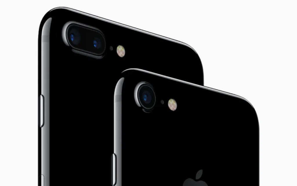 For the last 14 years, Samsung has been the world’s largest smartphone manufacturer, but now Apple is poised to take back its crown