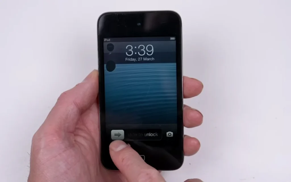 A tech enthusiast managed to do something that ‘shouldn’t be possible’ after taking an old Apple iPod and running it with a more updated iOS