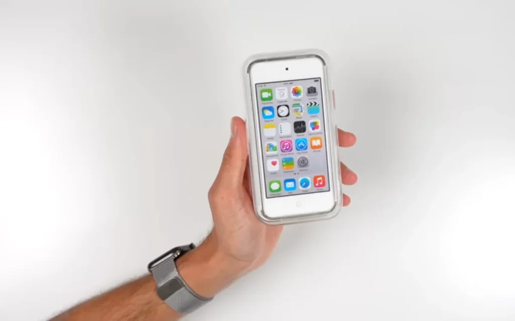 A tech-lover was able to get his hands on a super-rare sealed Apple iPod Touch and get it up and running to see what it was like