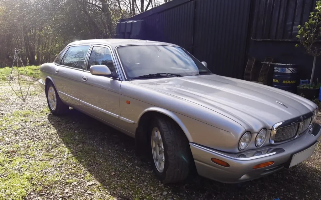 Man buys VIP Jaguar XJ8 at auction but immediately notices something mysterious about it