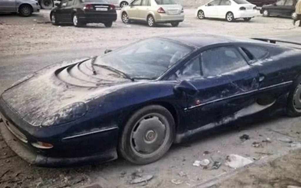 A rare Jaguar XJ220 with just 900km on the clock was found abandoned in the Qatari desert - once the fastest car in the world, now left to rot