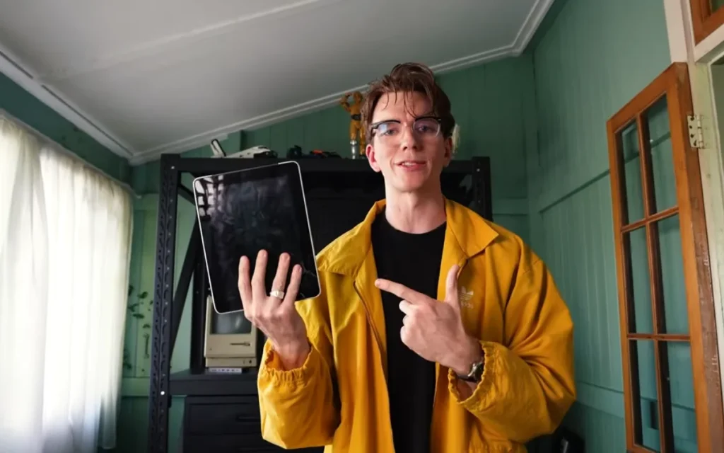 A man bought a 2010 first-generation iPad for cheap on eBay to see if he could ‘jailbreak’ it, but the process did not go smoothly