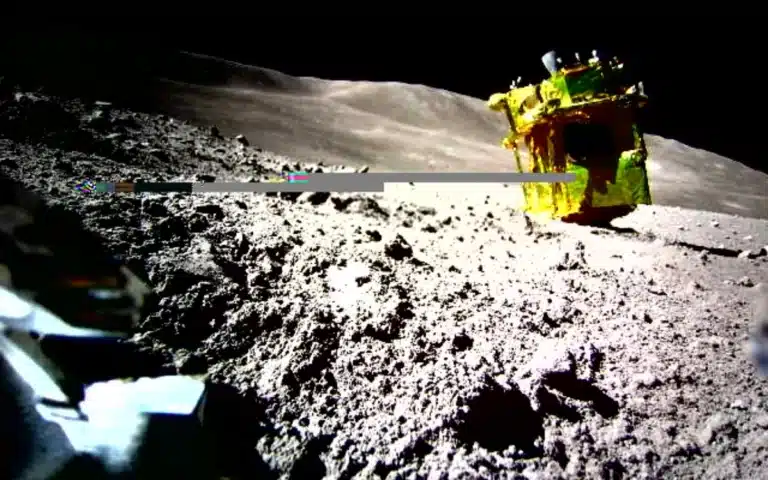 Japan's Moon lander takes one last photo in space before its end