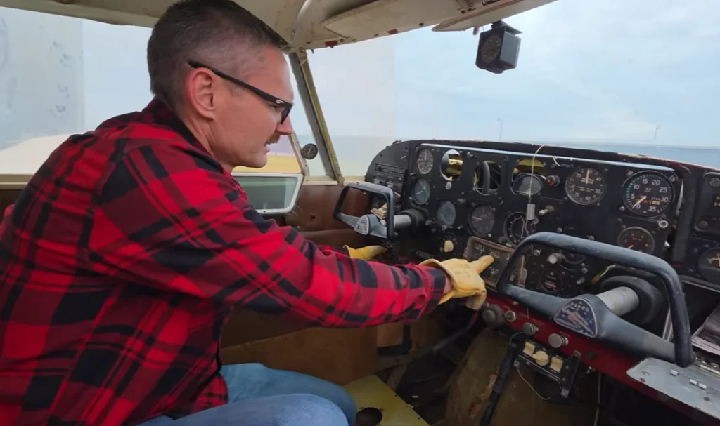 A Florida YouTuber opened a hangar untouched for decades and finds a Comanche abandoned airplane, then decides to see if it still has life left in it