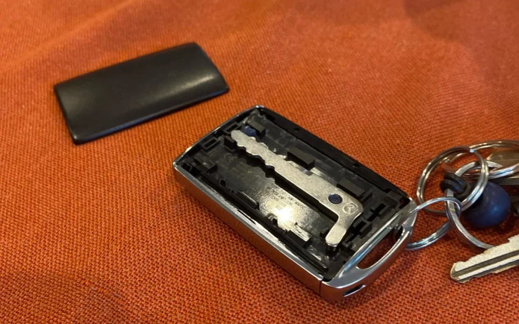Contrary to popular belief, a car key fob with a dead battery doesn't have to stop you from being able to start your car. 