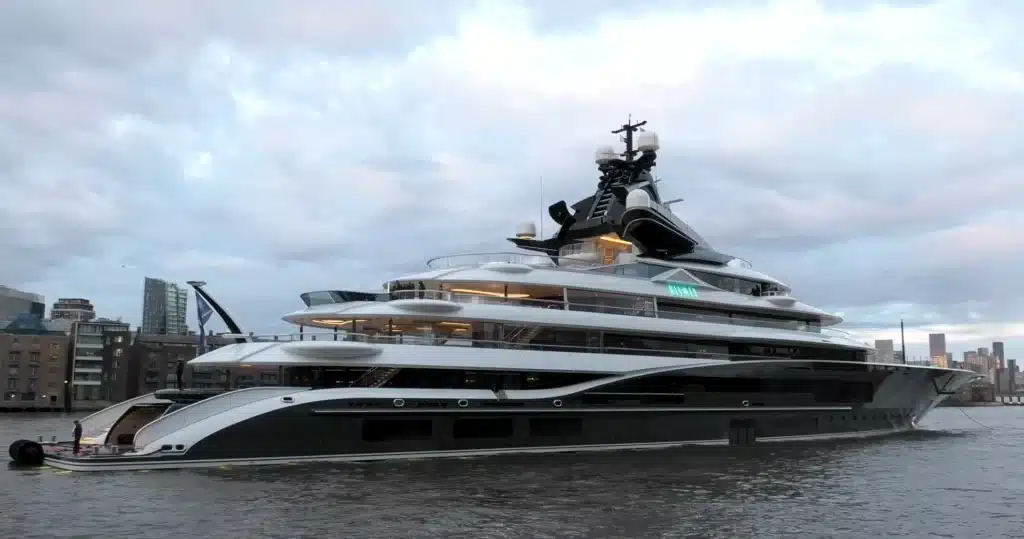 kismet superyacht river Thames London