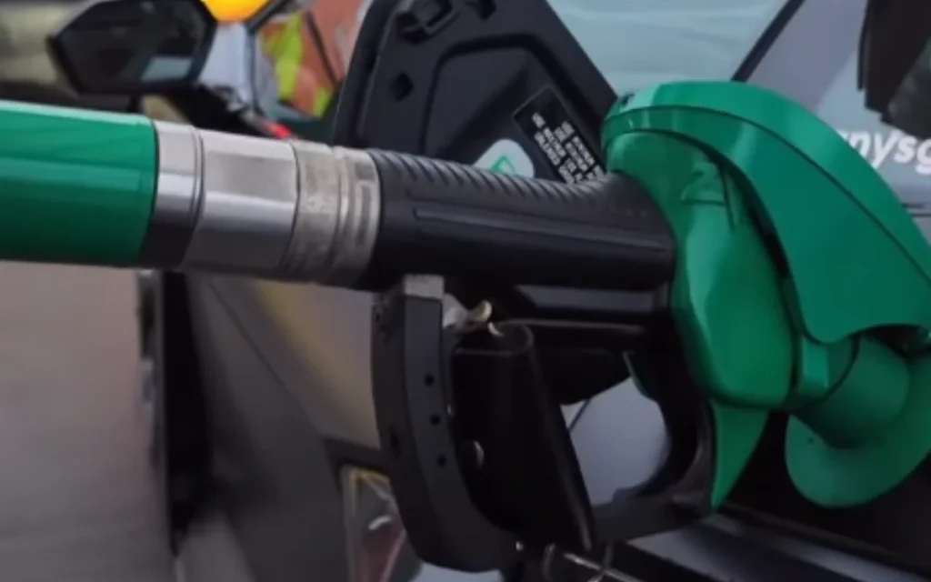 Man shares how much it costs to fill up his Lamborghini Revuelto with gas and it's a reality check