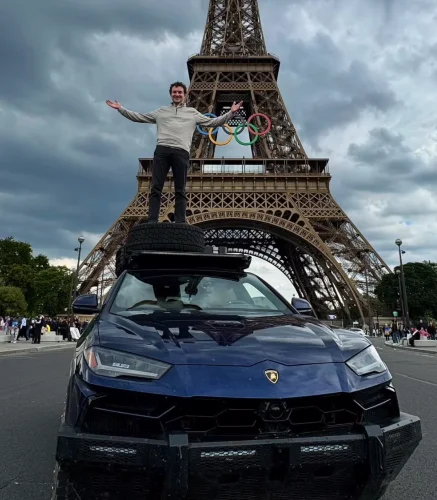 This man converted his Lamborghini into the ultimat 'Camperghini' and now he's travelling the world