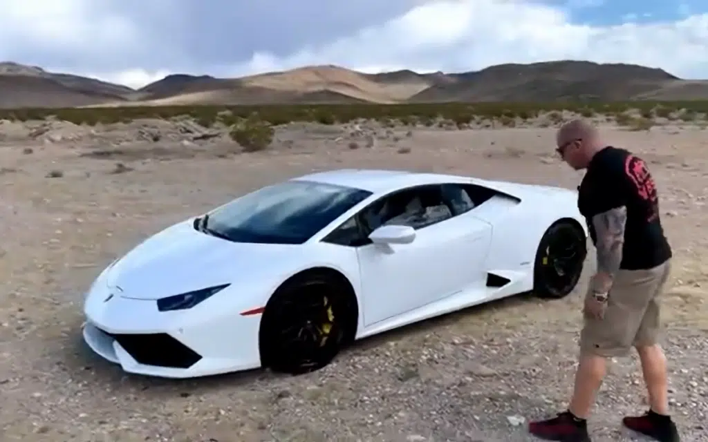 Car rental company find Lamborghini Huracán abandoned in the desert by wealthy customer