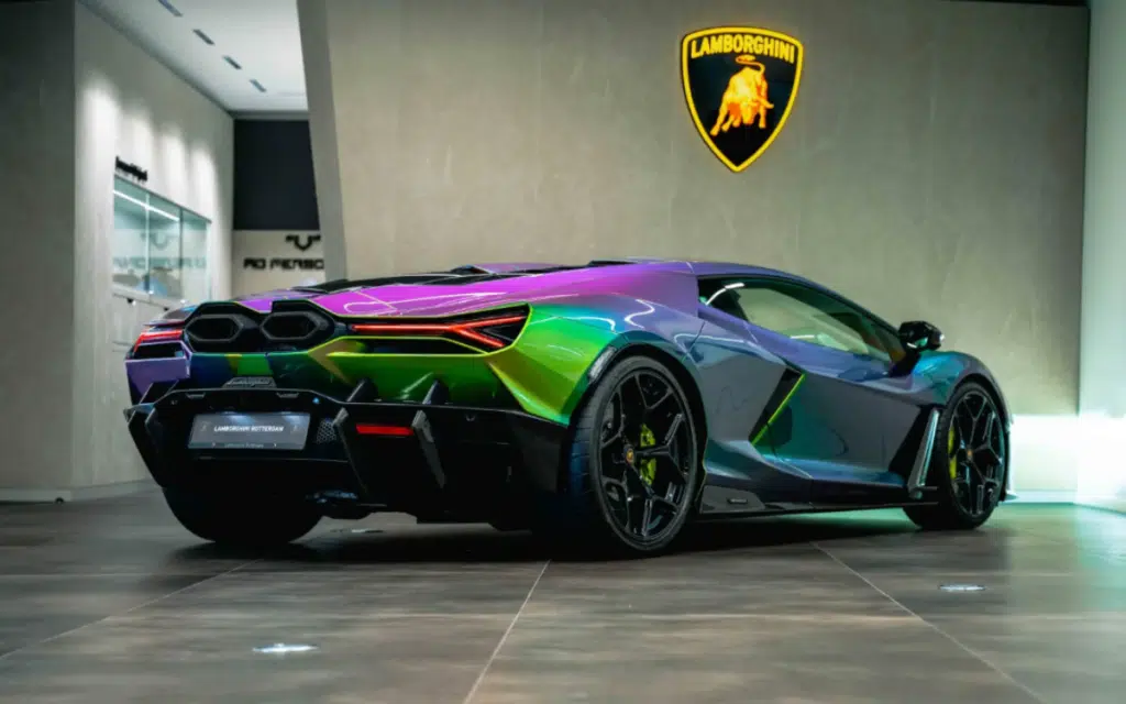 Lamborghini Revuelto newest color is so wild it's mind bending to look at