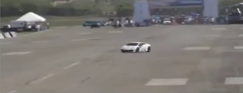 Lamborghini Huracán close call