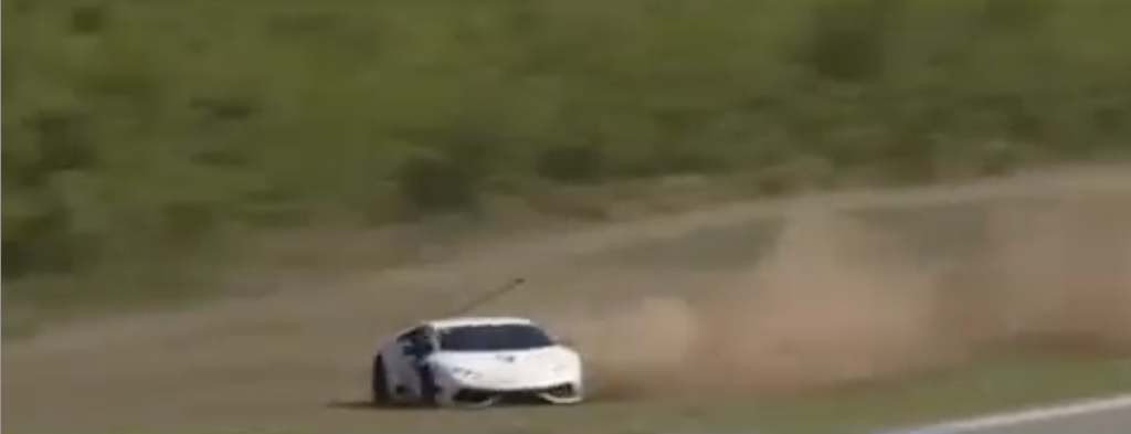 Lamborghini Huracán close call