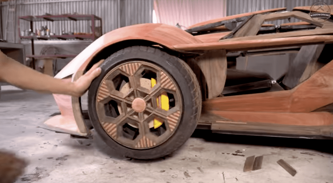 Lamborghini Vision GT wooden car