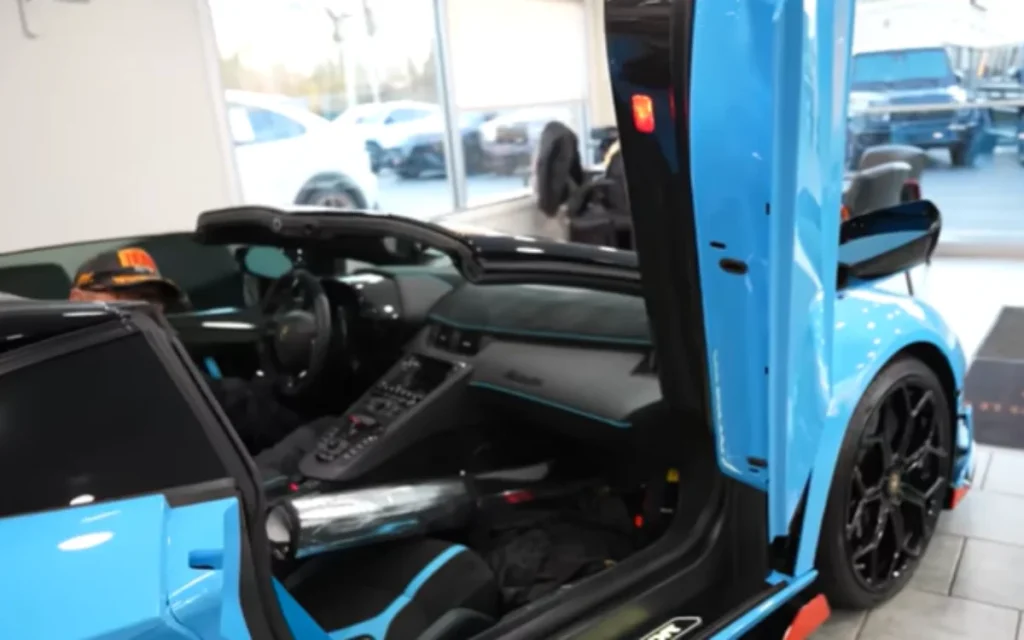 A man was willing to fly from Arizona to New Jersey and part with a cool $1 million to get his hands on a Lamborghini Aventador SVJ Roadster