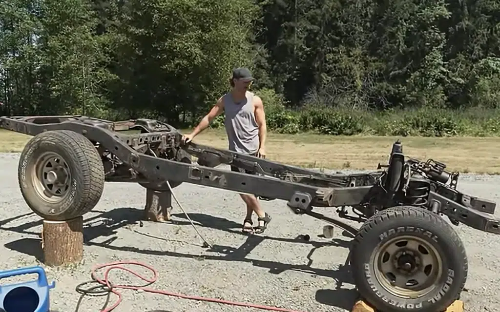 Couple built the world's first Land Cruiser Chinook in 100 days to drive the Pan American highway and beyond