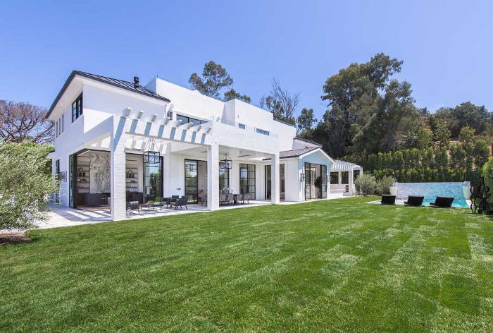 Celebrity homes before and after they made it big