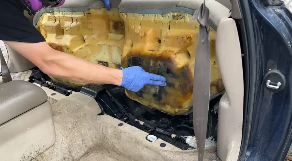 A Canadian YouTuber buys a stolen, abandoned Lexus SC400 with a 1UZ-FE V8 engine for $1,000 - it starts perfectly, then begins shifting gears by itself