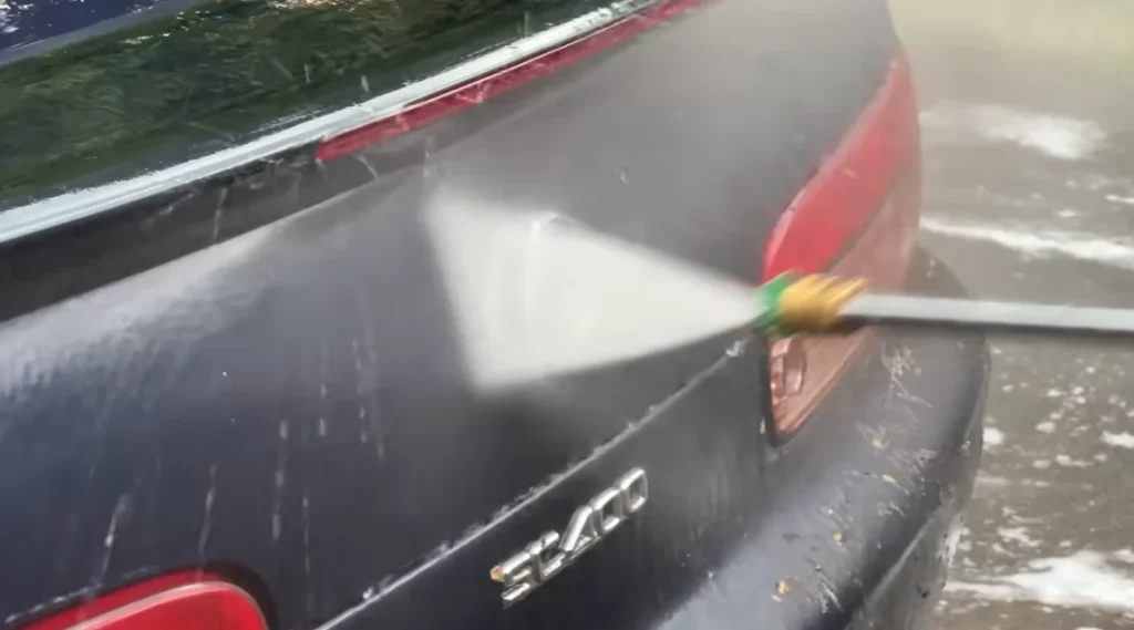 A Canadian YouTuber buys a stolen, abandoned Lexus SC400 with a 1UZ-FE V8 engine for $1,000 - it starts perfectly, then begins shifting gears by itself