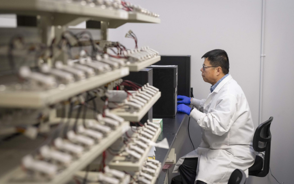 US scientists achieved pure lithium recycling at 99.79% and fixed key flaws in EV batteries, paving the way for cheaper, cleaner cars
