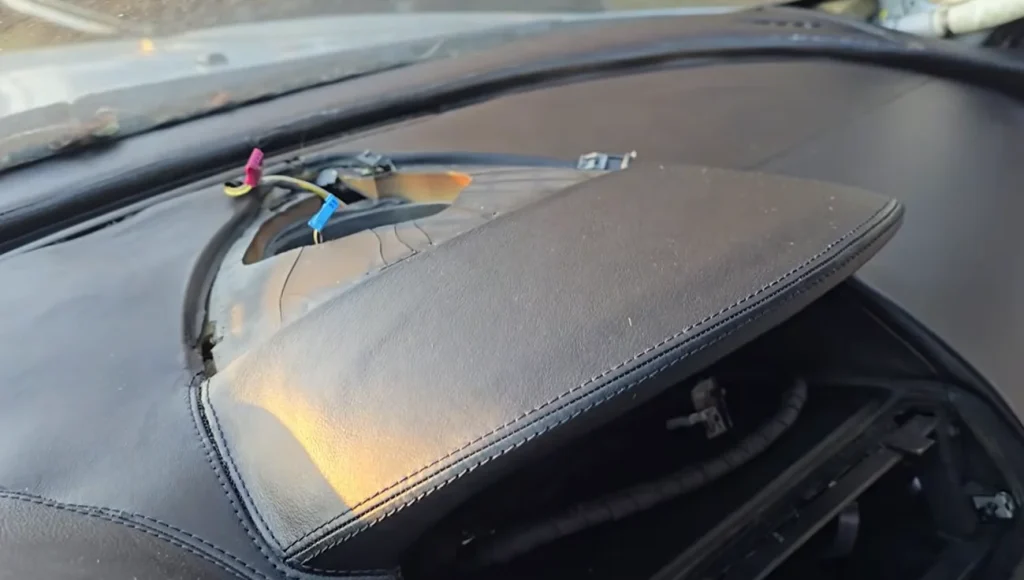 An ugly, sun-destroyed dashboard slashed the value of this BMW M6 in half, so one US buyer grabbed a $1,980 donor car and took a gamble